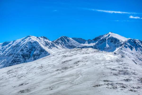 Musala berg, den högsta toppen i Bulgarien, och omgivande m — Stockfoto