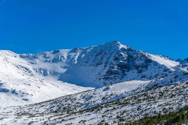 Musala hora, nejvyšší vrchol Bulharska, a okolí m — Stock fotografie