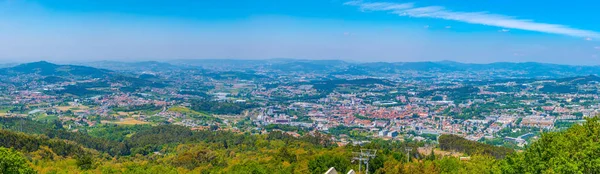 Vista aérea de la ciudad portuguesa Guimaraes — Foto de Stock