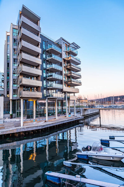 Жилые дома в районе Акер-Бригге, Осло, Норвегия
