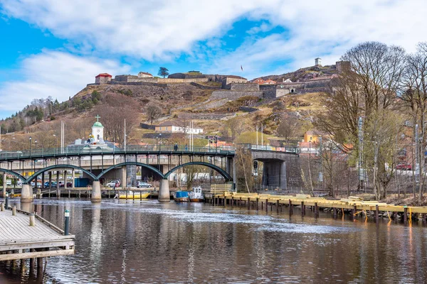 Fortaleza Fredriksten con vistas a la ciudad noruega Halden — Foto de Stock