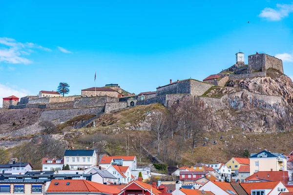 Fortaleza de Fredriksten con vistas al puerto en la ciudad noruega Halden — Foto de Stock