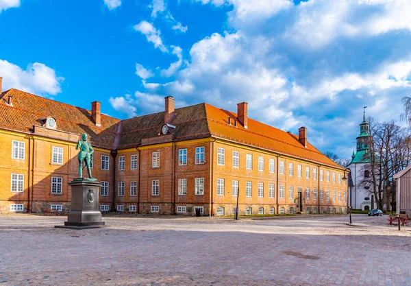Torvet tér Fredrikstad szobor az alapító a c — Stock Fotó
