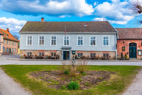 Typische Holzhäuser in der Altstadt von Fredrikstad in Norwegen — Stockfoto