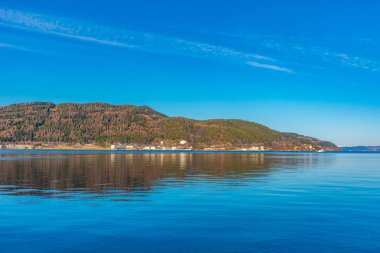 Norveç, Trondheim yakınlarındaki bir kıyı şeridinin doğal manzarası