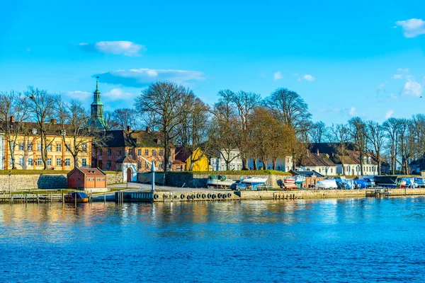 Stare miasto Fredrikstad, widok przez rzekę Glomma, Norwegia — Zdjęcie stockowe