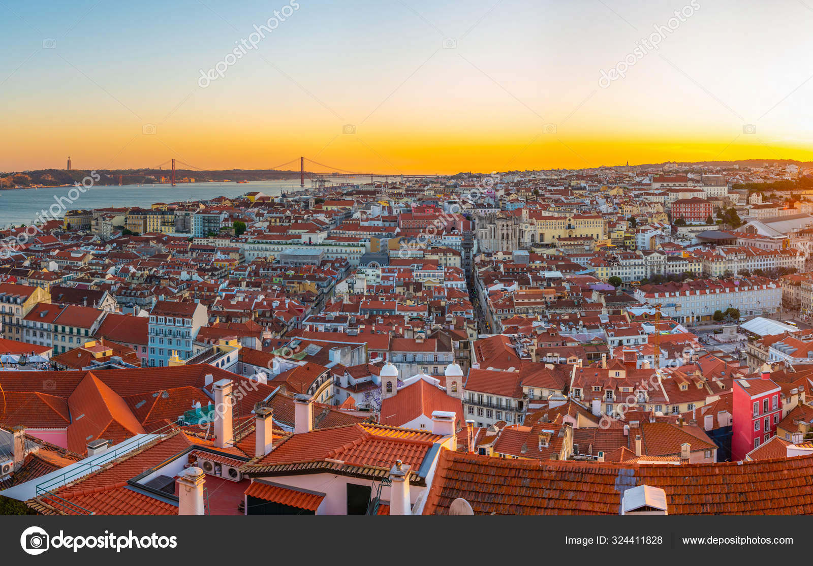 pic Santa Justa Lift View depositphotos