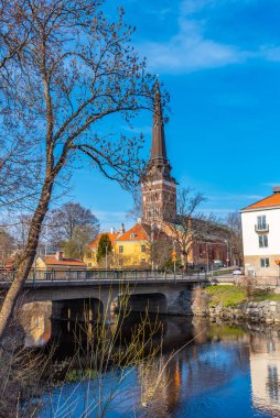 İsveç 'in Svartan nehrinin arkasındaki Vasteras Katedrali