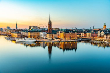 Sodermalm Adası, Sw 'dan Stockholm' deki Gamla Stan 'in günbatımı manzarası