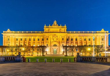 Riksdag 'ın gün batımı manzarası - S' deki İsveç parlamentosunun inşası