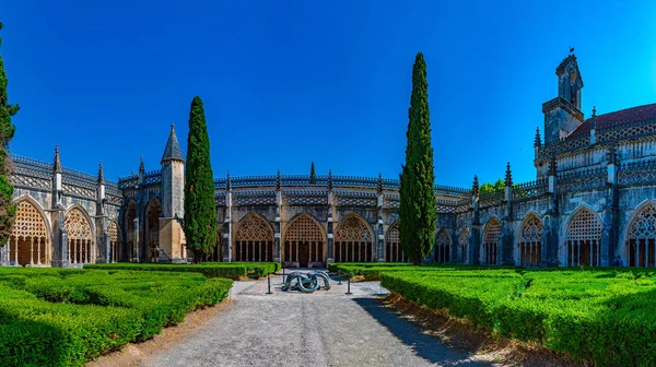 Portekiz 'deki Batalha manastırının avlusunda. — Stok fotoğraf