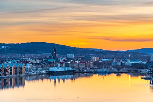 Sunset aerial view of Swedish town Sundsvall — Stock Photo, Image