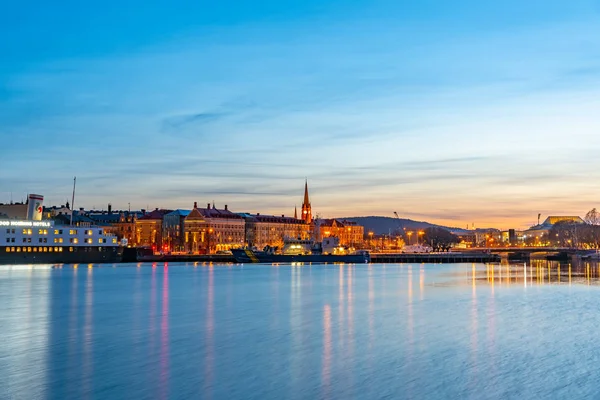 Sunset cityscape of Sundsvall and a cultural center translated a — Stock Photo, Image
