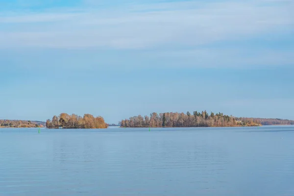 Uitzicht op het meer van Malaren bij Vasteras in Zweden — Stockfoto