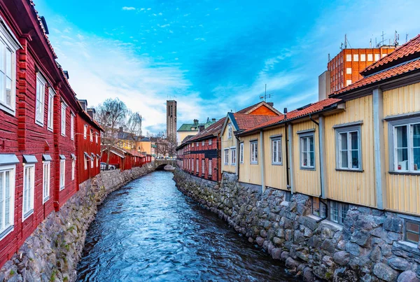 Madeira serrada em Gamla stan parte de Vasteras, Suecia — Fotografia de Stock