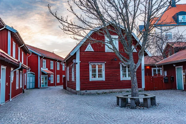 Holzhäuser in gamla stan teil von vasteras, schweden — Stockfoto