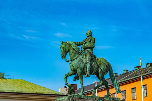 스웨덴의 스톡홀름에 있는 스웨덴 왕 구스타프 2 세 아돌프 조각상 — 스톡 사진
