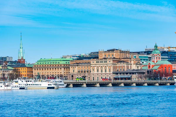 Schwedische königliche Oper und Jakobskirche in Stockholm, Schweden — Stockfoto