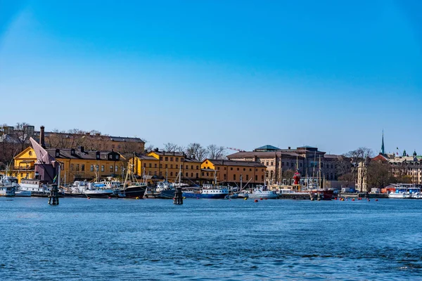 Vy över småbåtshamn i Stockholm, Sverige — Stockfoto