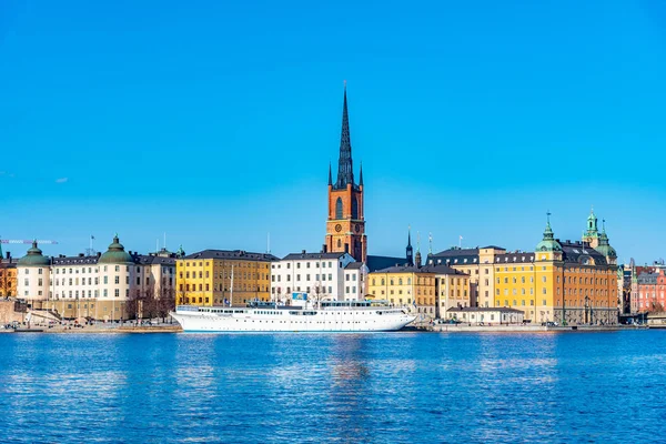 Gamla stan en Estocolmo vista desde la isla de Sodermalm, Suecia — Foto de Stock