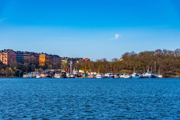 Uitzicht op de jachthaven in Stockholm, Zweden — Stockfoto