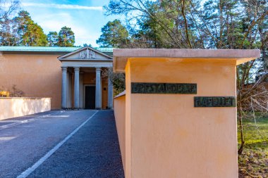 Unesco listesindeki Skogskyrkogarden 'daki Diriliş Şapeli.