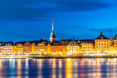 İsveç 'in Stockholm kentindeki Gamla Stan' in günbatımı manzarası