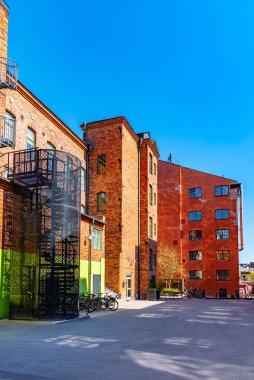 Eskiden başarılı olan tekstil endüstrisinin sanayi binaları