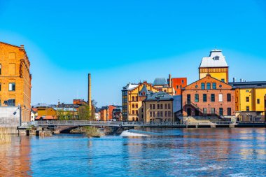 Eskiden başarılı olan tekstil endüstrisinin sanayi binaları