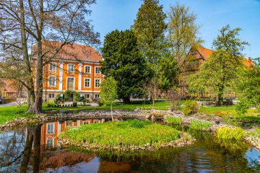 İsveç 'in Lund kentindeki Kulturen açık hava müzesindeki kır evleri.