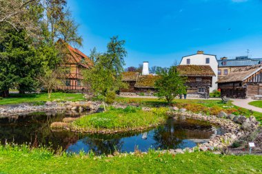 İsveç 'in Lund kentindeki Kulturen açık hava müzesindeki kır evleri.