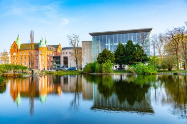 İsveç, Malmö 'deki şehir kütüphanesi manzarası