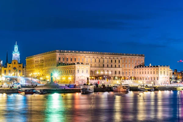 Vista del atardecer de Gamla Stan y el Palacio Real en Estocolmo, Swe — Foto de Stock