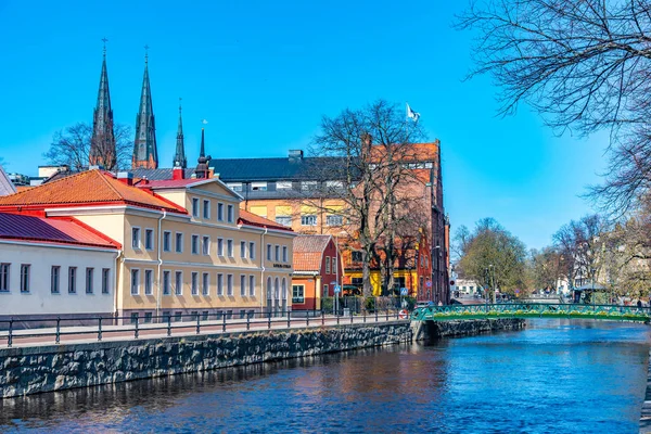 Edificios notables junto al río Fyris en Uppsala, Suecia —  Fotos de Stock