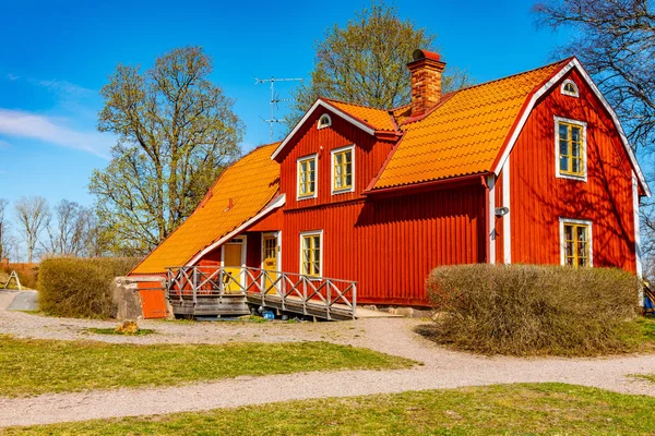 Edifício tradicional de madeira em Uppsala, Suécia — Fotografia de Stock