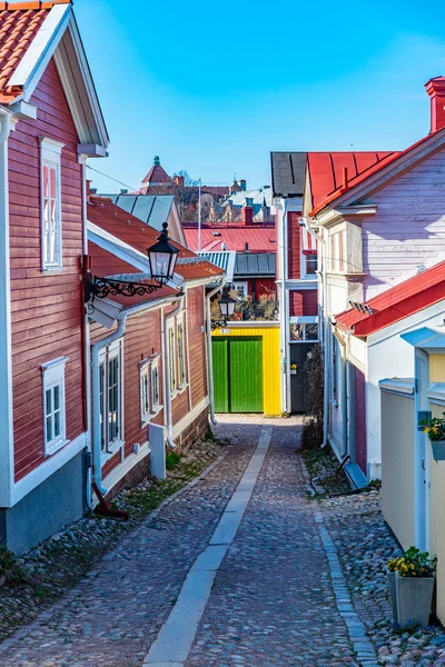 Gavle, Swe 'nin Gamla Stan semtindeki geleneksel kereste binaları — Stok fotoğraf