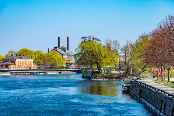Riverside of Motala strom river in Norrkoping, Zweden — Stockfoto