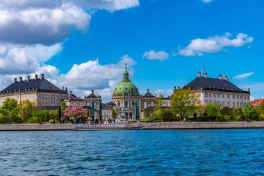 Frederik 'in Mermer Kilise' si ve Amalienborg dostu.