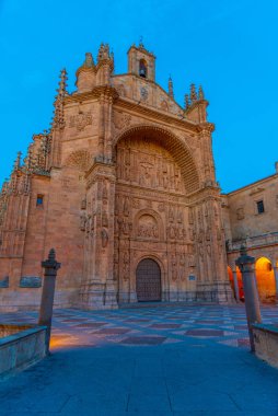 İspanya, Salamanca 'daki San Esteban Manastırı' nın gün batımı manzarası