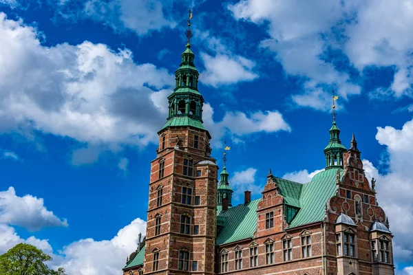 Слот-замок Русенборг в столице Дании Копенгагене . — стоковое фото