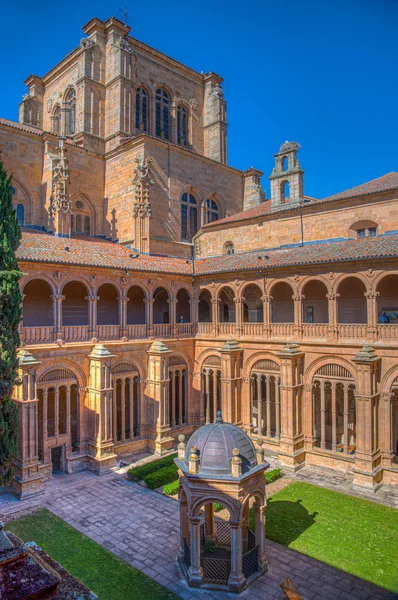 Монастырь Сан-Эстебан в Саламанке, Испания — стоковое фото