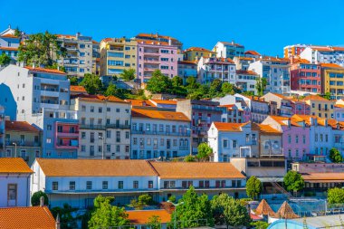 Portekiz 'in yeni Coimbra kasabasında renkli cepheler