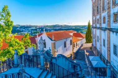 Portekiz, Coimbra Üniversitesi 'nde Minerva merdivenleri.
