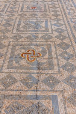 Coimbra yakınlarındaki Conimbriga antik sahasında zemin mozaikleri 