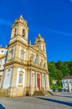Braga 'daki Bom Jesus do Monte Kilisesi manzarası scu ile ünlüdür.