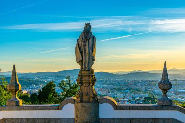 Braga 'daki Bom Jesus do Monte Kilisesi manzarası scu ile ünlüdür.