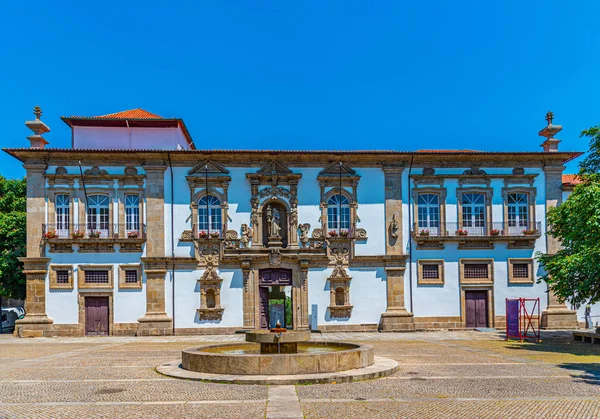 葡萄牙吉马拉伊的司法宫殿景观 — 图库照片
