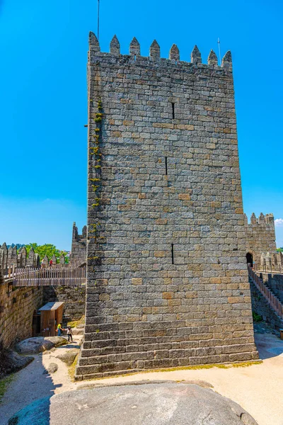 Kilátás Guimaraes vár Portugáliában — Stock Fotó