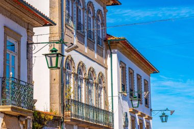 Portekiz 'deki Ponte de Lima' da renkli cepheler