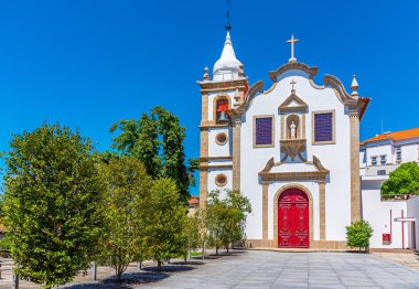 Portekiz, Amarante 'de küçük bir kilise manzarası